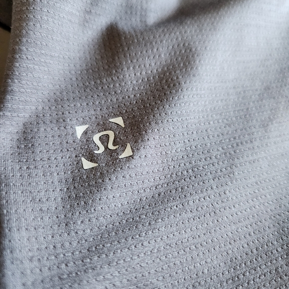 Lululemon training men longsleeve shirt - Picture 3 of 3